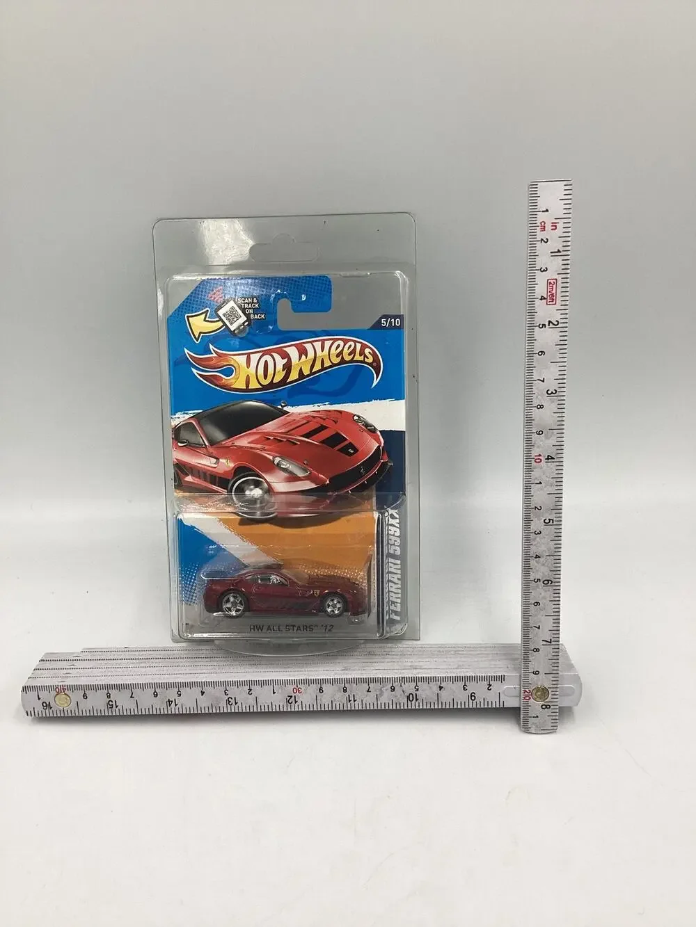 2011 Hot Wheels Super Treasure Hunt Ferrari 599XX Action Figure Sealed